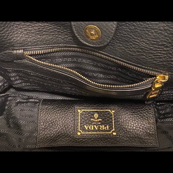PRADA Bag-100% authentic - Picture 6 of 8